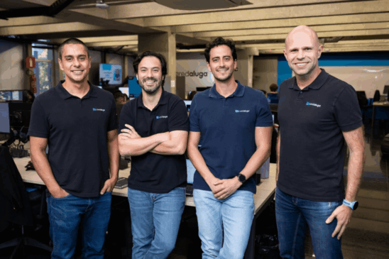 Daniel Santos (cofundador e co-CEO), Guilherme Blumer (cofundador e co-CEO), Rafael Maia (CFO e COO), e Rodrigo Werneck (CMO), da CredAluga | Foto: divulgação
