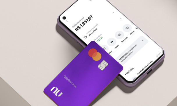Nubank pode comprar banco para garantir licença do BC